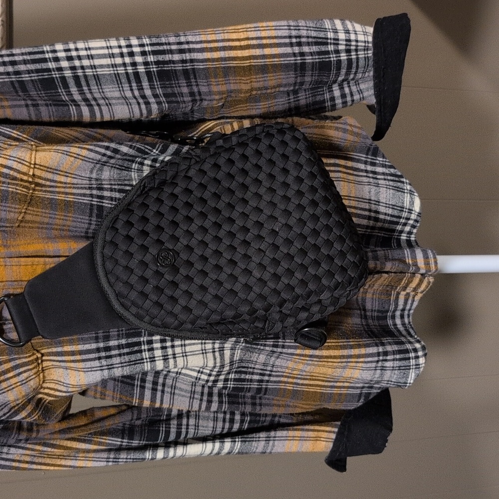 CALIA by Carrie Underwood Black Woven Backpack - Picture 2 of 6